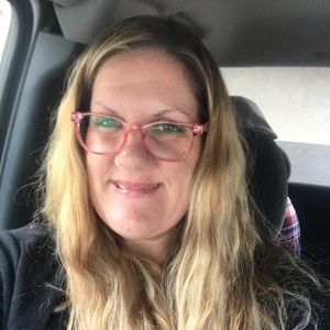 Meet your Posher, Courtney